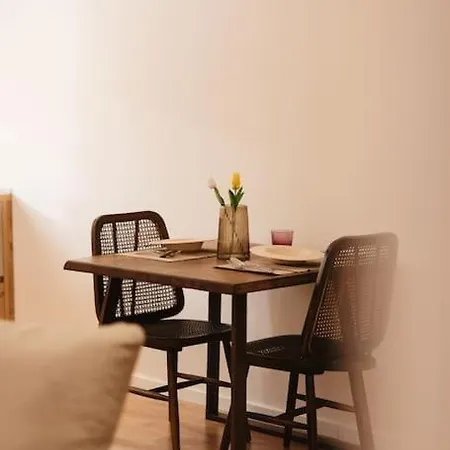 Garden By Holistay Appartement